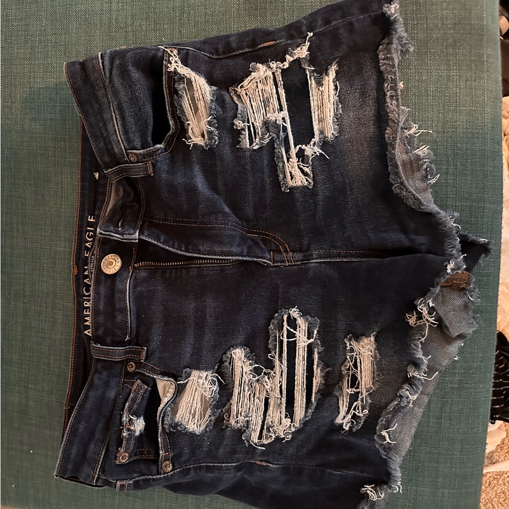 Cute American eagle distressed shorts